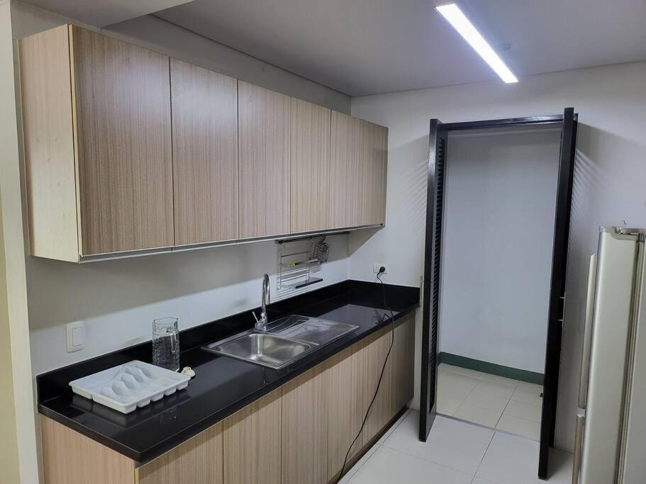 Apartament Luxury @ Bgc Sleeps 6 Comfortably Fast Wifi Pool! Manila Zewnętrze zdjęcie