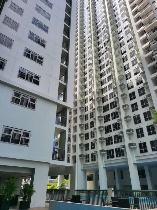 Apartament Luxury @ Bgc Sleeps 6 Comfortably Fast Wifi Pool! Manila Zewnętrze zdjęcie