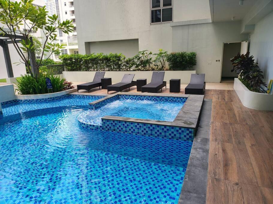 Apartament Luxury @ Bgc Sleeps 6 Comfortably Fast Wifi Pool! Manila Zewnętrze zdjęcie