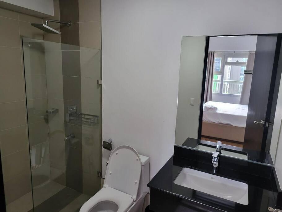 Apartament Luxury @ Bgc Sleeps 6 Comfortably Fast Wifi Pool! Manila Zewnętrze zdjęcie