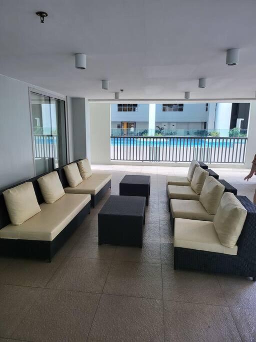 Apartament Luxury @ Bgc Sleeps 6 Comfortably Fast Wifi Pool! Manila Zewnętrze zdjęcie