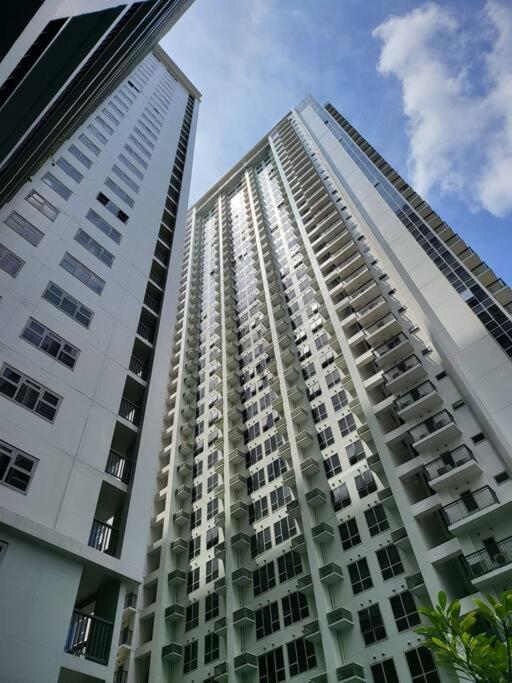 Apartament Luxury @ Bgc Sleeps 6 Comfortably Fast Wifi Pool! Manila Zewnętrze zdjęcie